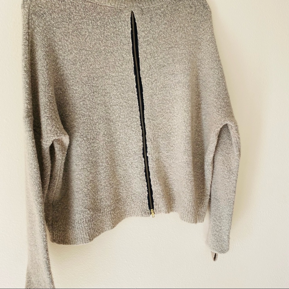 Daytrip grey long sleeve zipper back pullover sweater - Picture 7 of 8